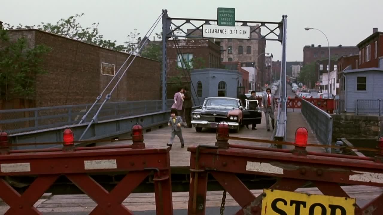 ⁣The Gang That Couldnt Shoot Straight 1971 720p WEBRip x264 AAC-