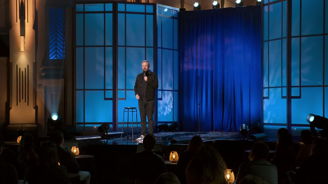 ⁣Nate Bargatze The Greatest Average American 2021 1080p WEBRip x264 AAC5 1-