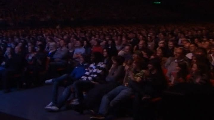 Bill Bailey - Tinselworm Neighbours Scat