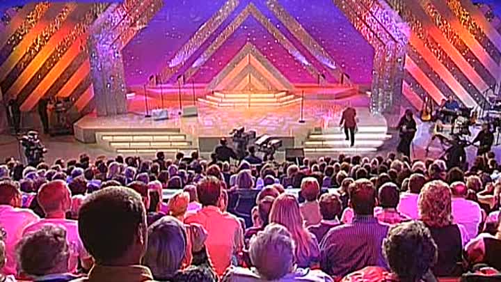 ⁣Another Audience With Freddie Starr