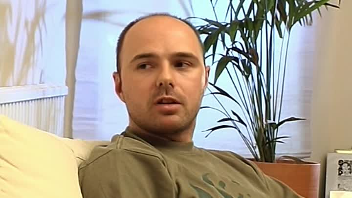 ⁣Ricky Gervais Live 2 Politics2004 Extras Meet Karl Pilkington - An Interview With Ricky Gervais