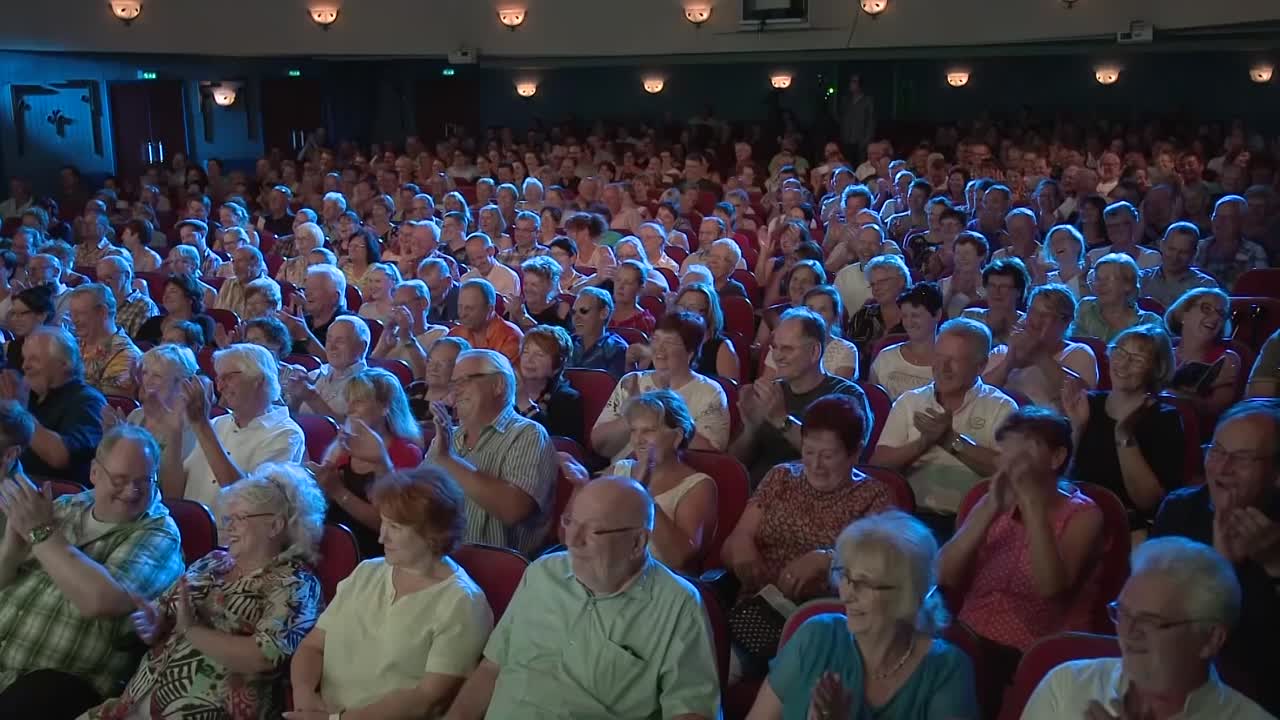 ⁣Lippes Leselust - Staffel 2 - Folge 2 (1080p_25fps_H264-128kbit_AAC)