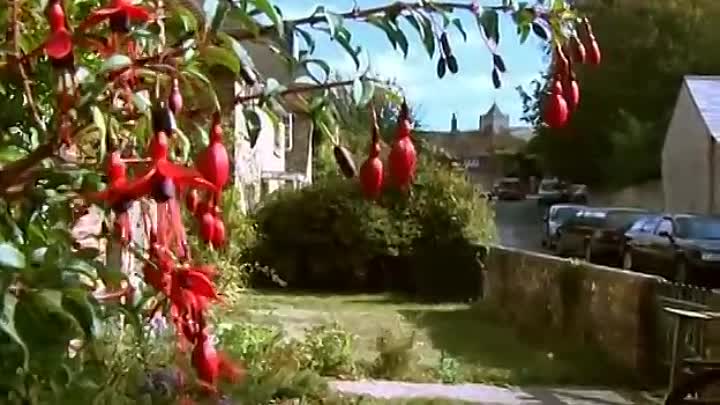 Peter Owen Jones -On How To Live A Simple Life E01