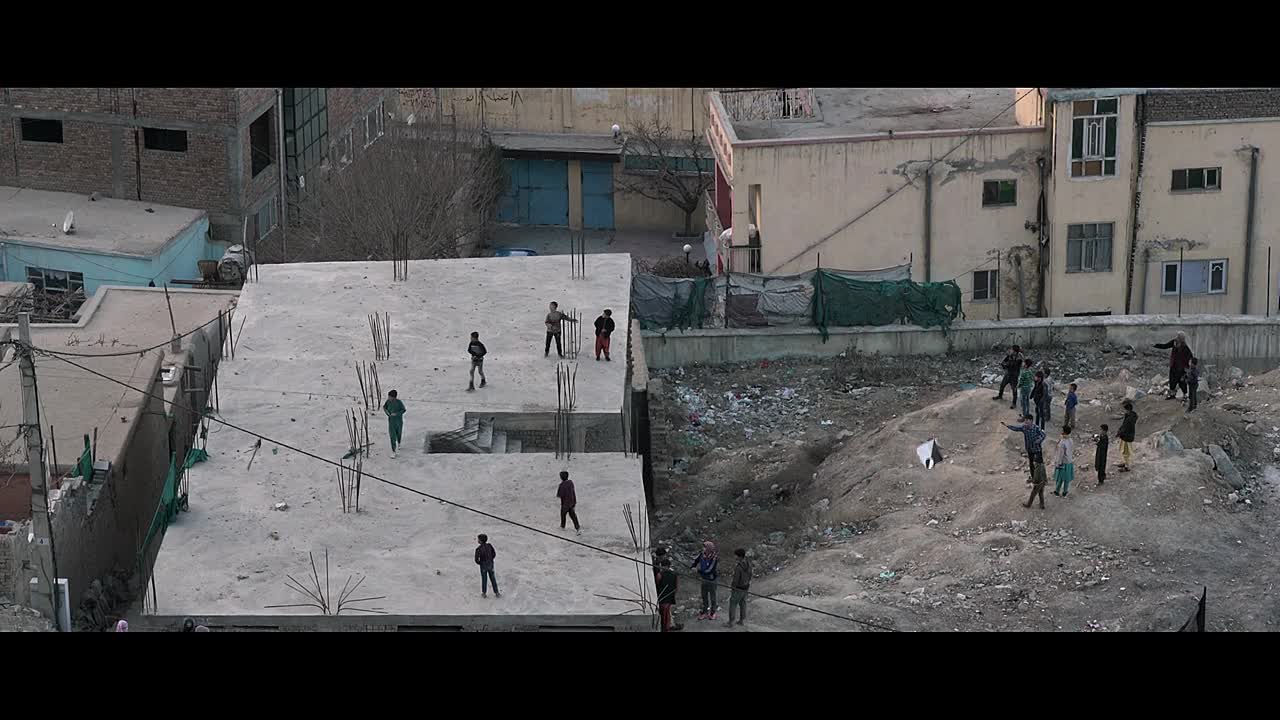 In Her Hands 2022 720p NF WEB-DL DDP5 1 H 264-SMURF