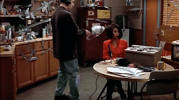 ⁣News Radio S03E14 -Complaint Box