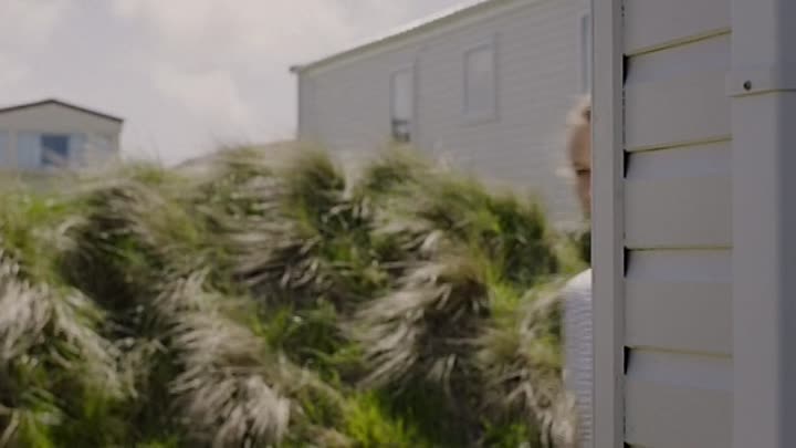 ⁣Make Up 2020 HDRip XviD AC3-EVO