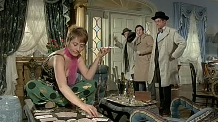 ⁣1972 - Elle cause plus elle flingue