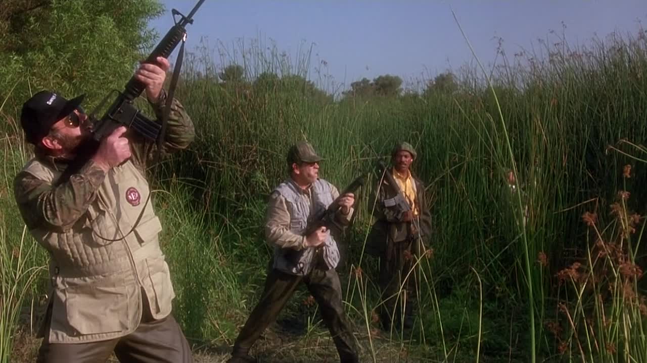 ⁣The Distinguished Gentleman 1992 720p BluRay x264 AAC-