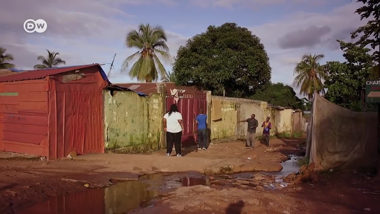 ⁣Women, Social Media and the Revolution -Digital Warriors