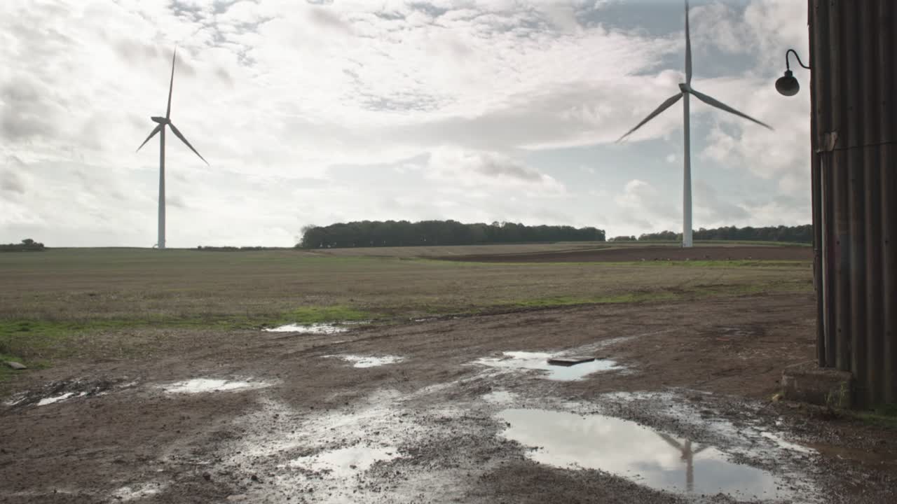 S04E01 -What will Survive