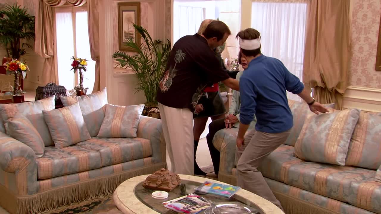 Arrested Development S01E08 My Mother, The Car