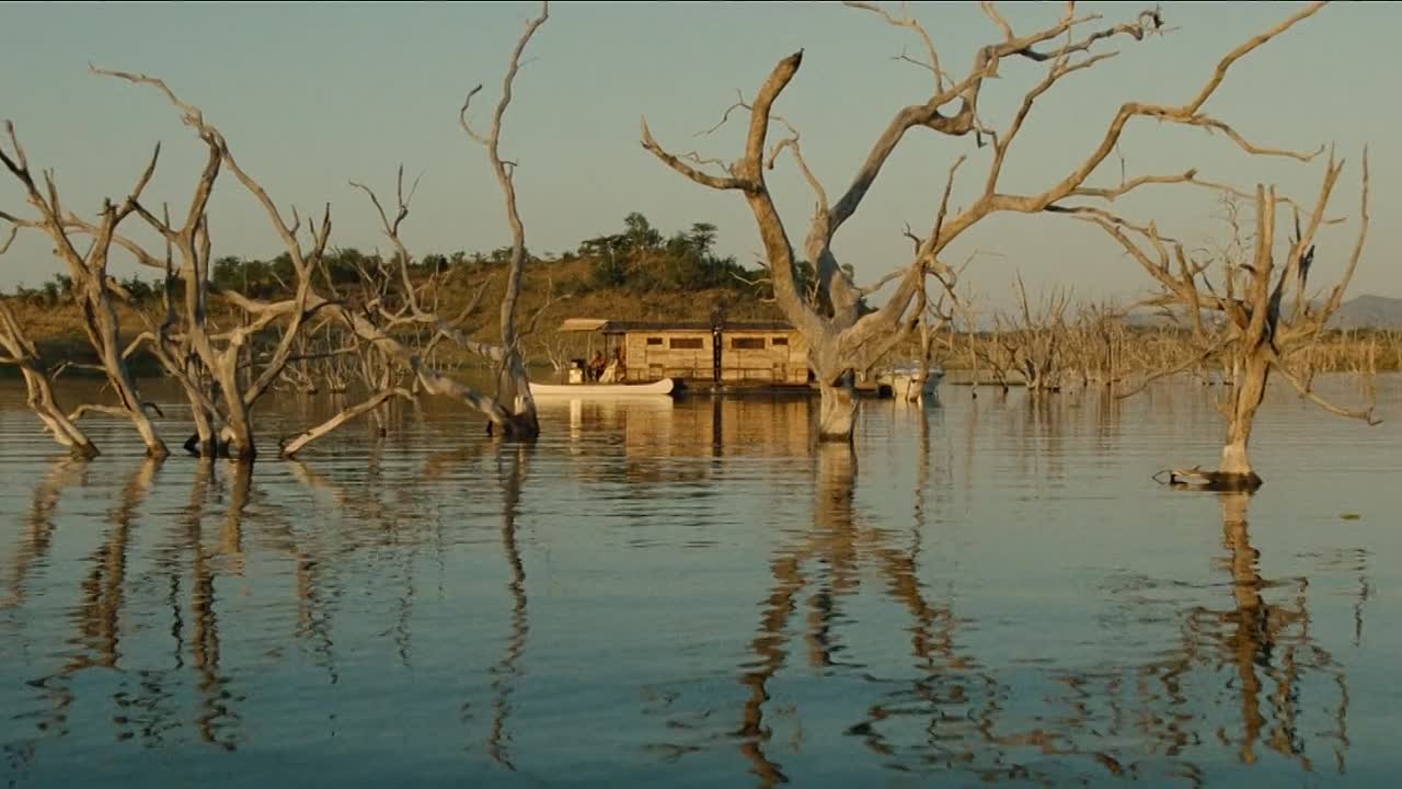 ⁣Itinéraire d un Enfant Gate 1988 FRENCH 1080p BluRay x264 AAC5 1-