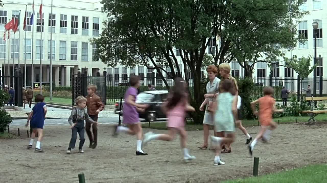 ⁣Le Cerveau (The Brain) 1969 FRENCH 1080p BluRay x264 AAC-