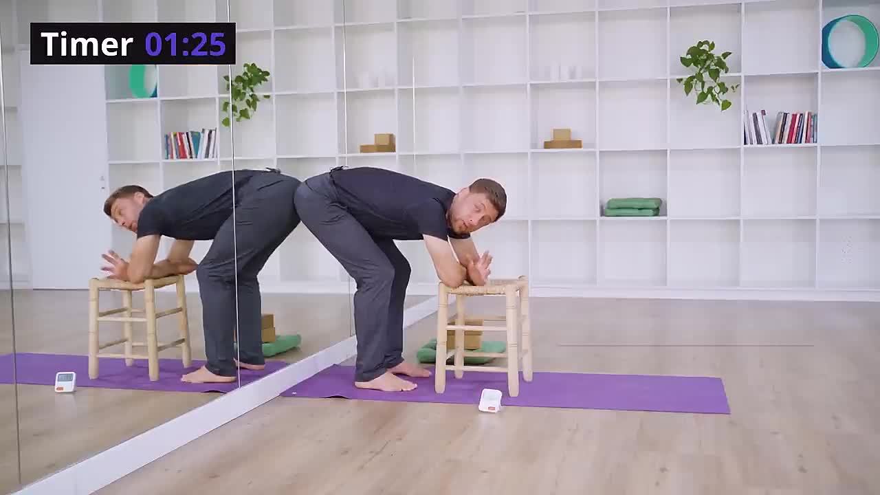 ⁣15-Min Full-Body Stretching Routine