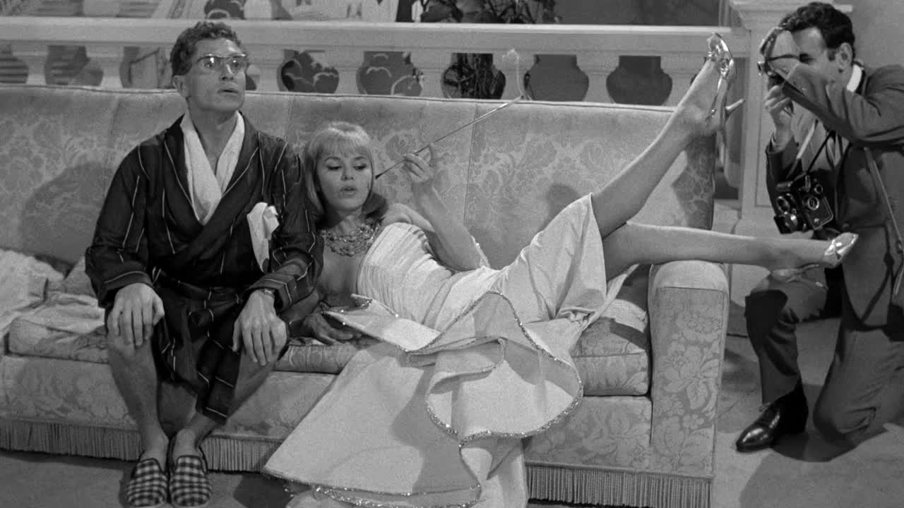 Louis De Funes - 1963 - Les Veinards French 1080p WEBRip x264 AAC-