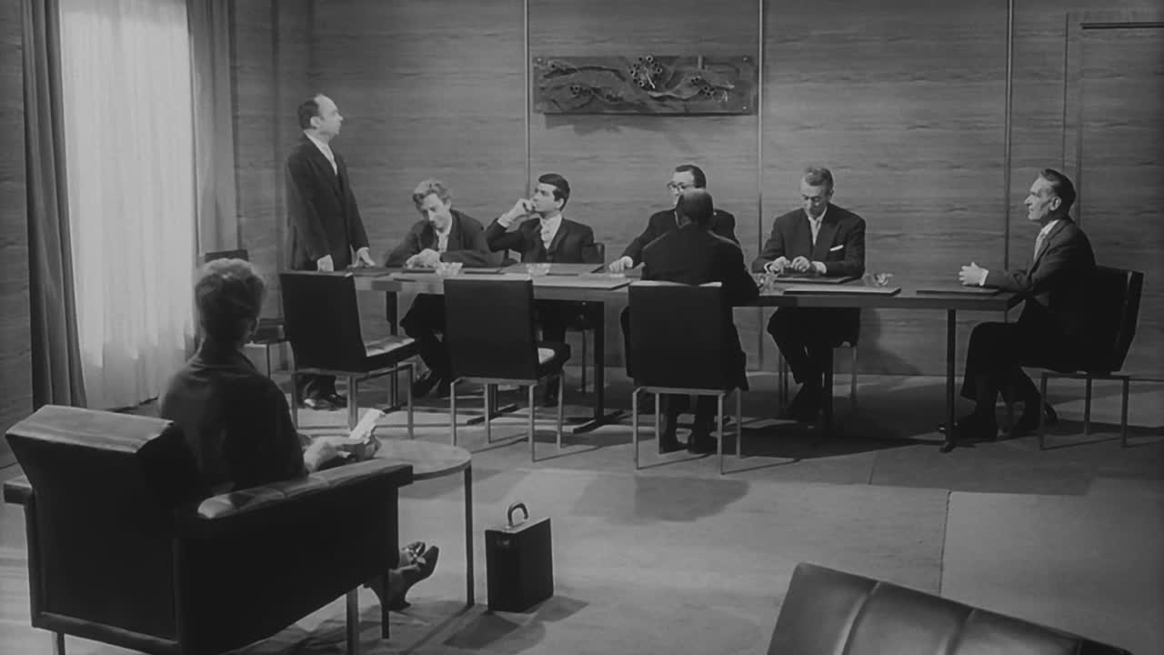 Louis De Funes - 1963 - Carambolages FRENCH 1080p BluRay x264 AAC-