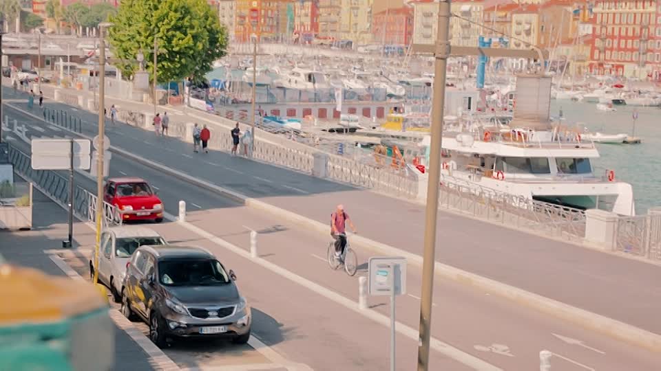 Sirenes 2024 FRENCH 720p WEB H264-FW