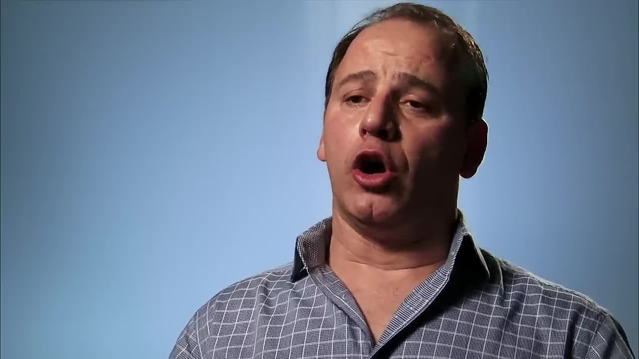 ⁣Boxing Champion Mysteriously Dies on Vacation With Wife