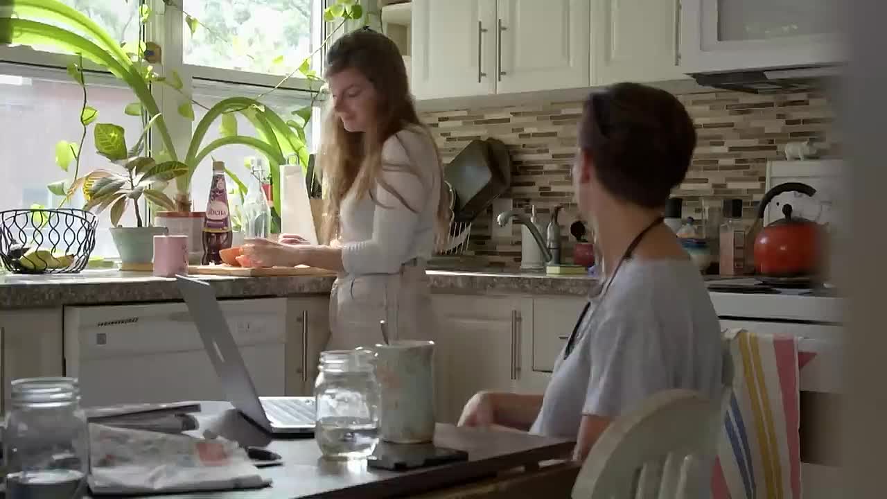 Sugar Daddy Hunt -When Young Women Chase Rich Old Men