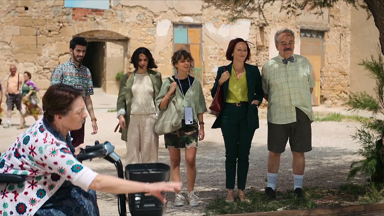 ⁣Un Hipster En La Espana Vacia 2024 SPANISH HC ENG SUBS 1080p WEBRip x264 AAC5 1-