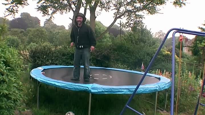 Exit Through The Gift Shop 2010 720p BRRip x264-Release-Lounge