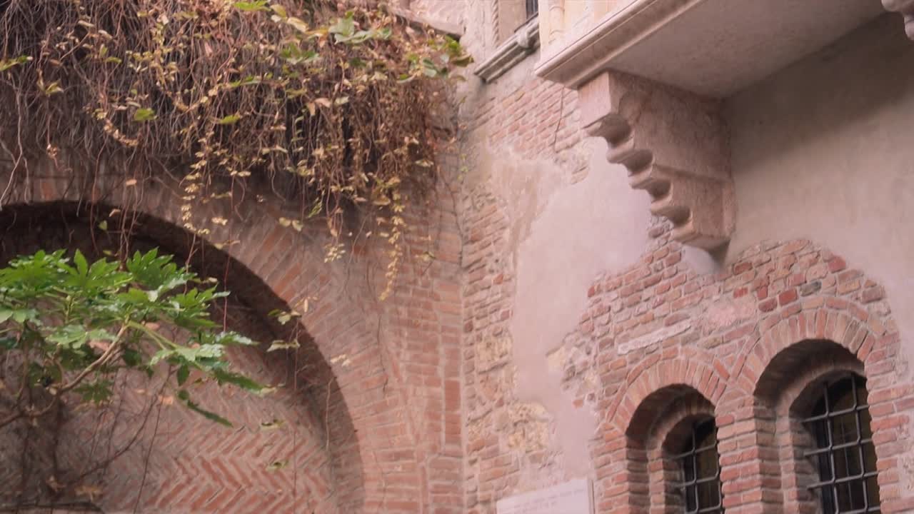 Love In The Villa 2022 1080p WEBRip x264 AAC5 1-