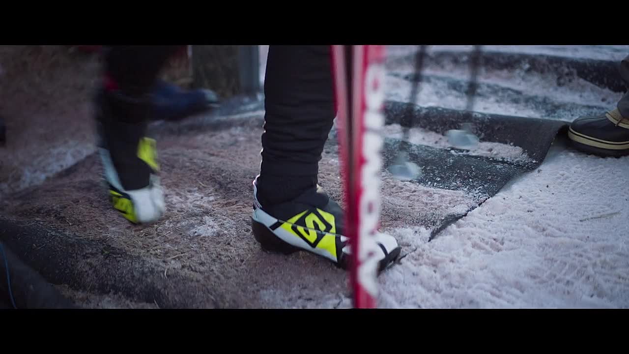 Off Track 2022 720p NF WEB-DL DUAL DDP5 1 H 264-SMURF