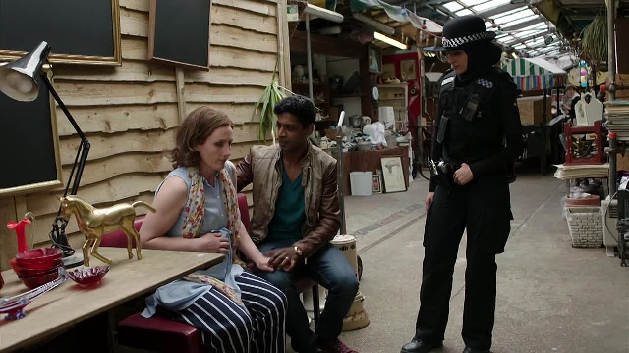 Cuffs S01E05 Another Dysfunctional Family