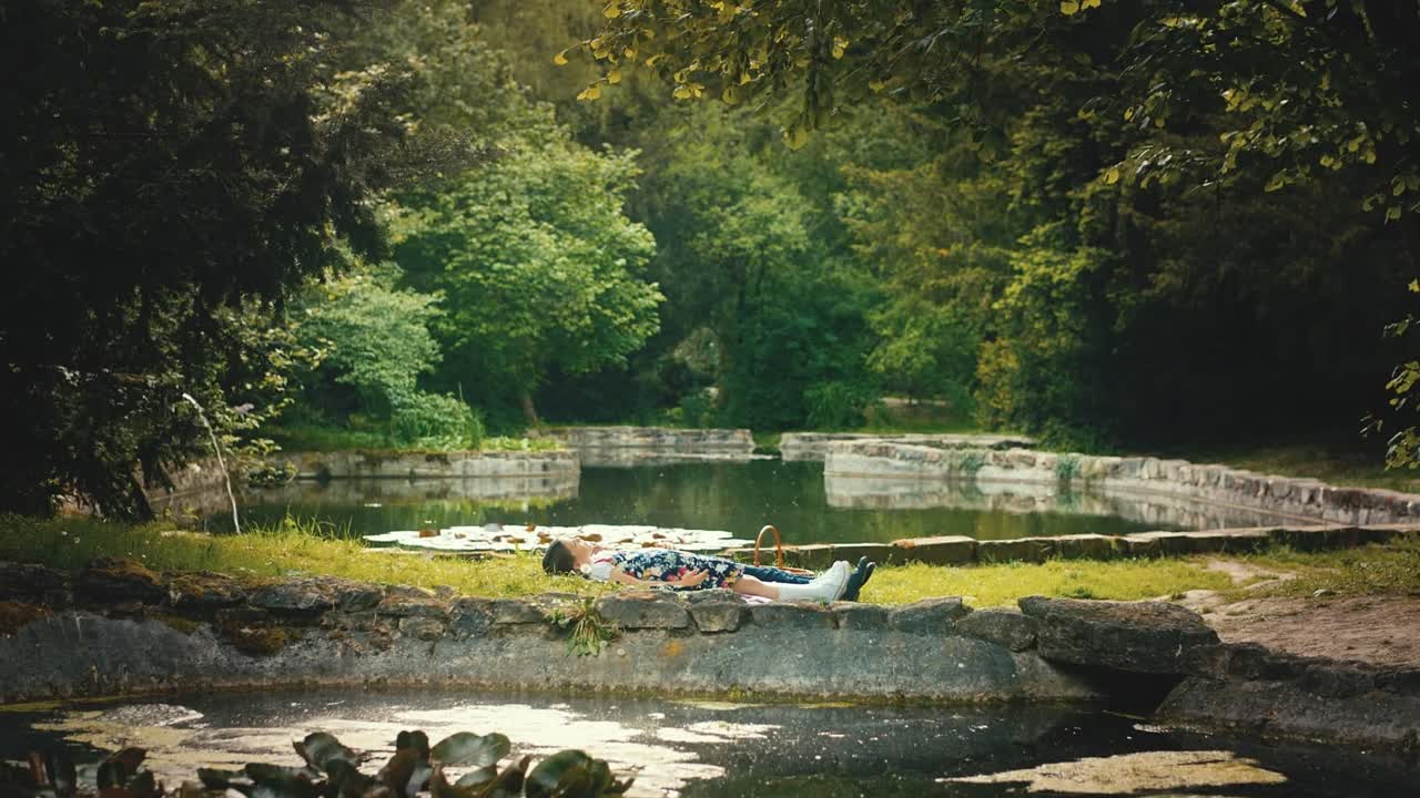 Dragoste Pe Muchie De Cutit 2023 ROMANIAN HC ENG SUBS 1080p WEBRip x264 AAC5 1-