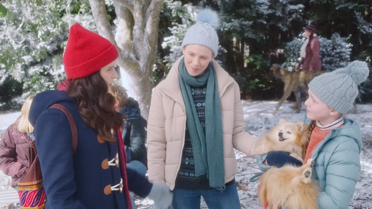 ⁣The Dog Days Of Christmas 2021 1080p WEBRip x264 AAC-