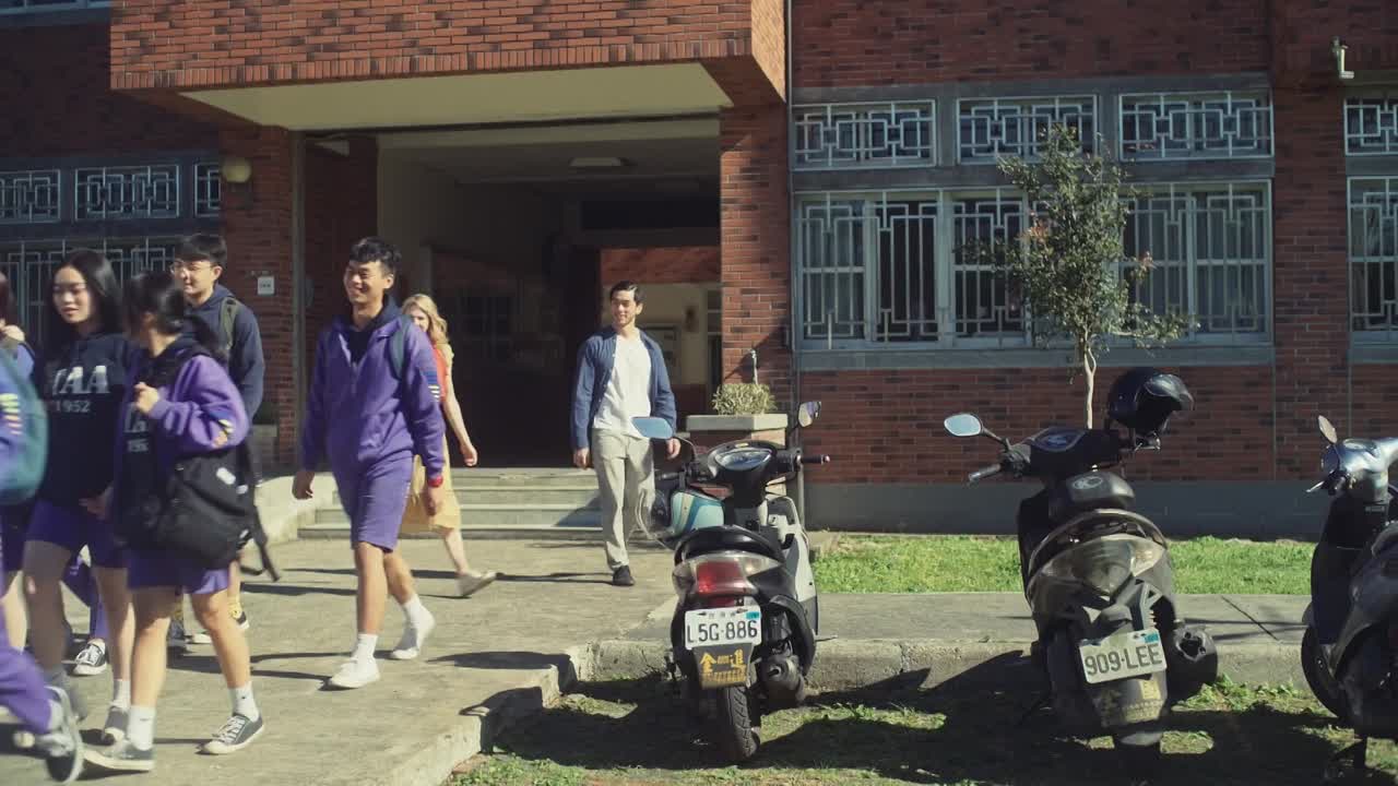 Sun Moon 2023 MULTI ENG SUBS 1080p WEBRip x264 AAC5 1-