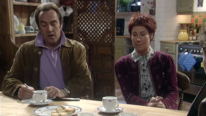 My Family (2000) - S01E06 - Death Takes a Policy