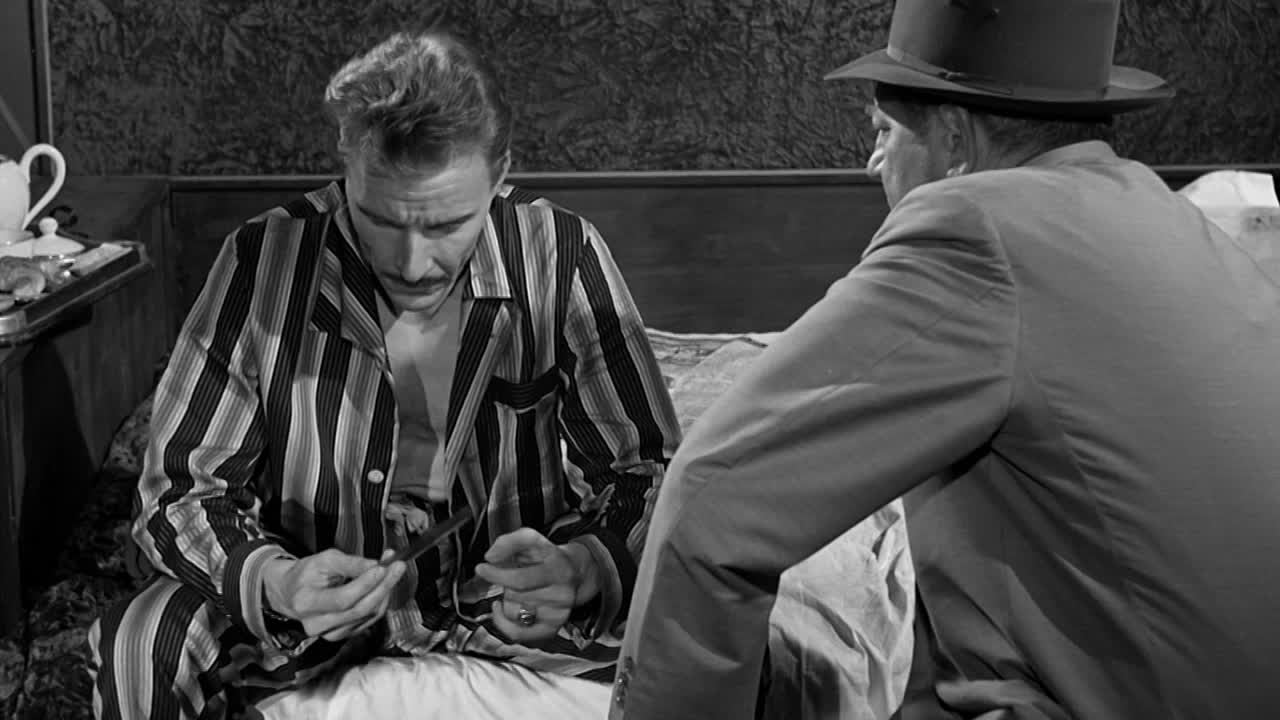 ⁣Jean Gabin - 1958 - Maigret Tend Un Piege French 1080p BluRay x264-[YTS LT]