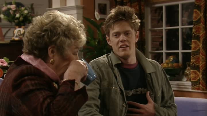 My Family (2000) - S04E03 - The Great Escape