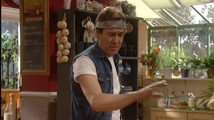 ⁣My Family (2000) - S08E06 - Can't Get No Satisfaction