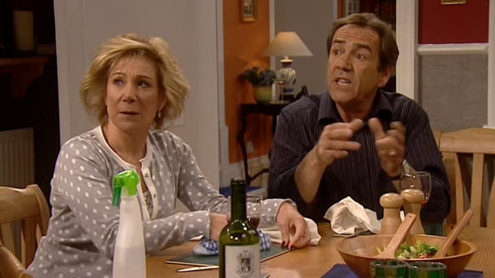 My Family (2000) - S09E02 - Bringing Up Janey