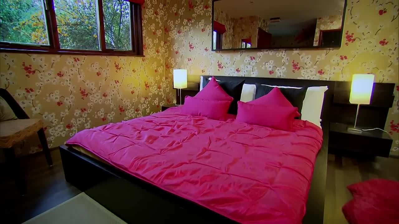 ⁣Raunchy Hotel Is A Real Turn Off For Guests  The Hotel Inspector  Our Taste_720p