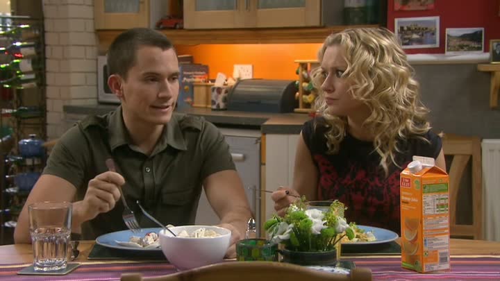 ⁣My Family (2000) - S11E08 - A Decent Proposal