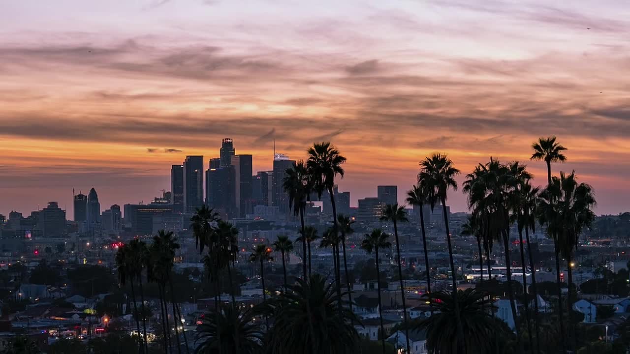 Iliza Shlesinger Over And Over (2019) 720p WEB-DL Ganool