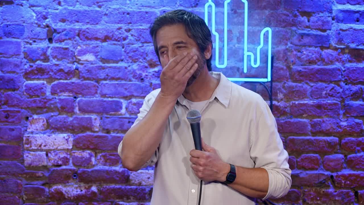 ⁣Ray Romano Right Here Around The Corner 2019 1080p WEBRip x264 AAC5 1-
