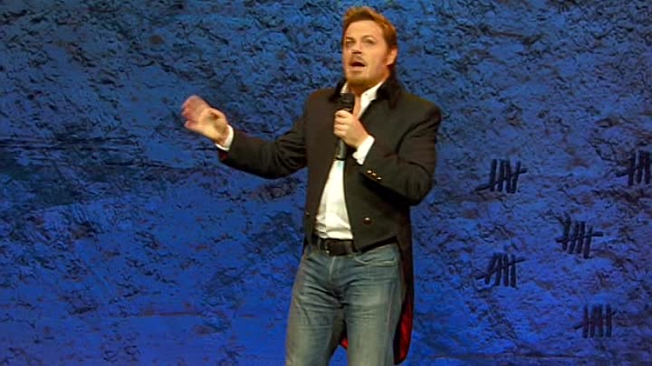 ⁣Eddie Izzard - Stripped (2009)