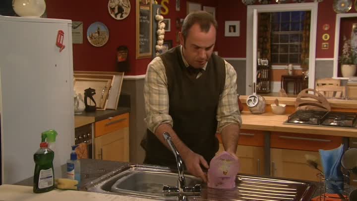 ⁣My Family (2000) - S10E07 - Ben Behaving Badly