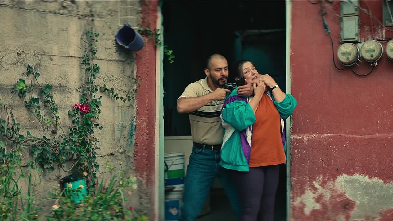 No Negociable 2024 SPANISH HC ENG SUBS 1080p WEBRip x264 AAC5 1-