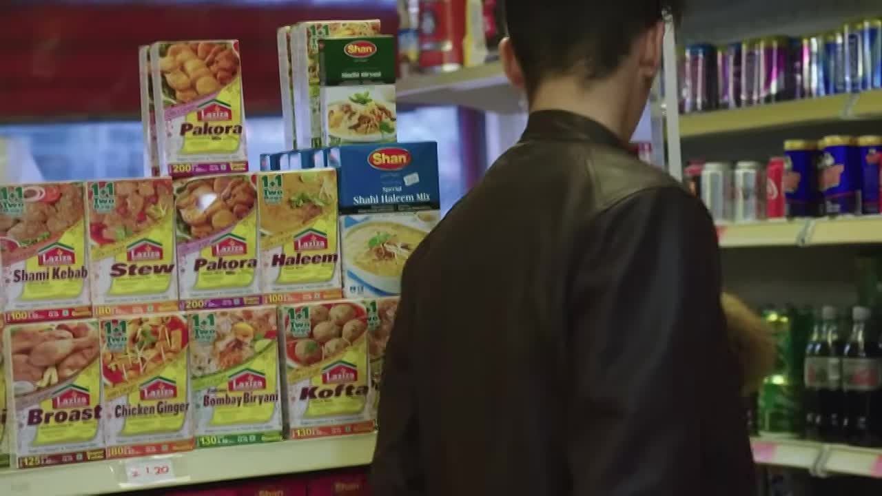 From Designer Clothes to Discount Life -Rich Kids Go Skint