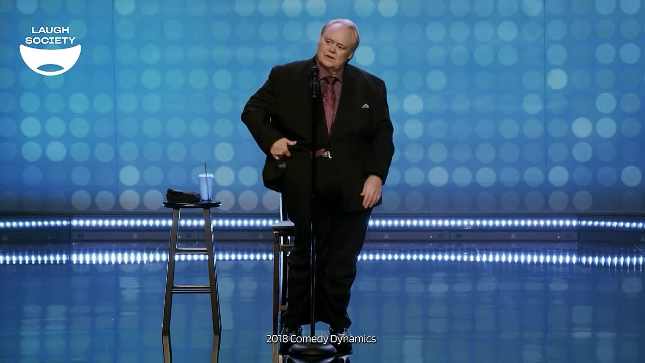 ⁣Comedians Who Cant Stand Summer