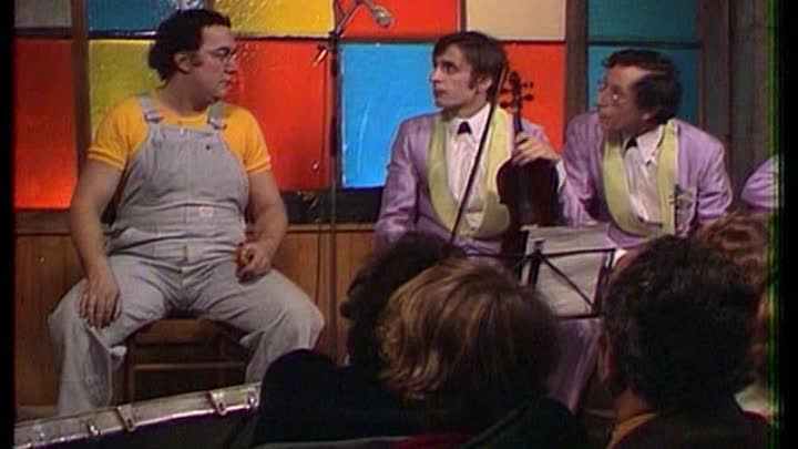 Coluche - Ses Plus Grands Sketches French Dvdrip XviD CD2