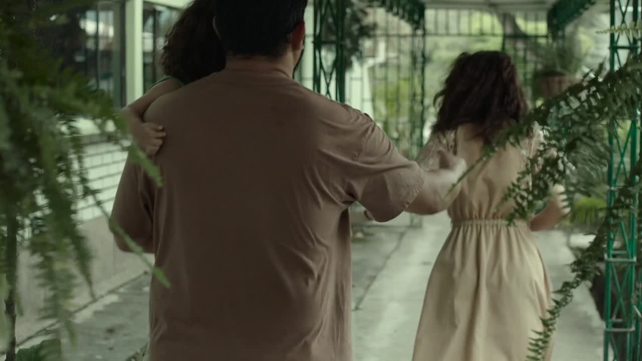 What Lucia Saw 2022 SPANISH HC ENG SUBS 1080p WEBRip x264 AAC5 1-