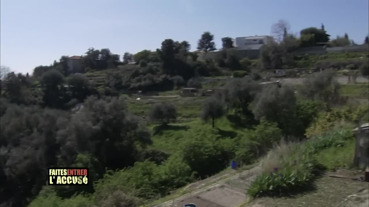 ⁣Faites entrer L'Accusé -Trois hommes et un magot