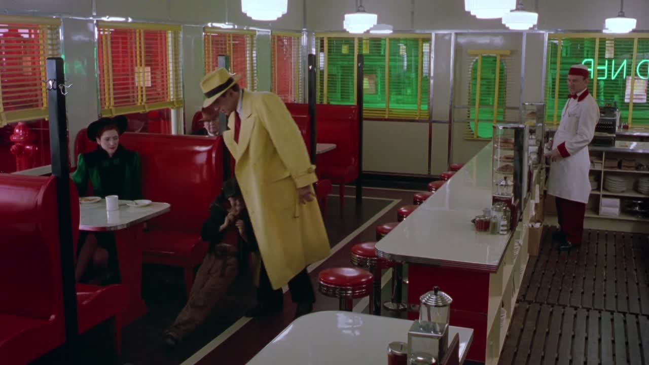 ⁣Dick Tracy 1990 1080p BluRay x264-[YTS LT]