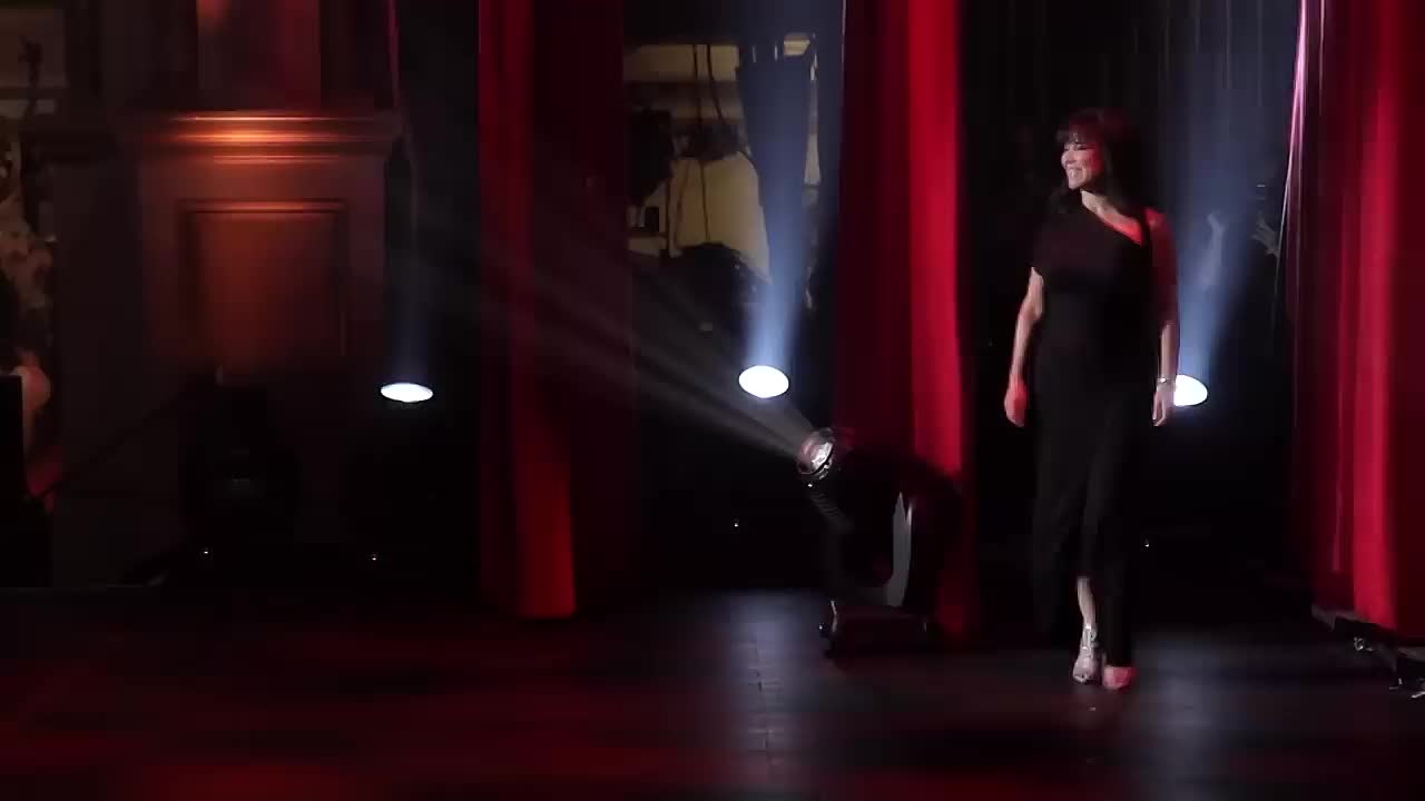 ⁣Monique Marvez -Not Skinny Not Blonde • Part 1